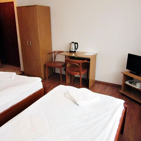 Scsk Brzezno Hostel กดัญสก์ ภายนอก รูปภาพ