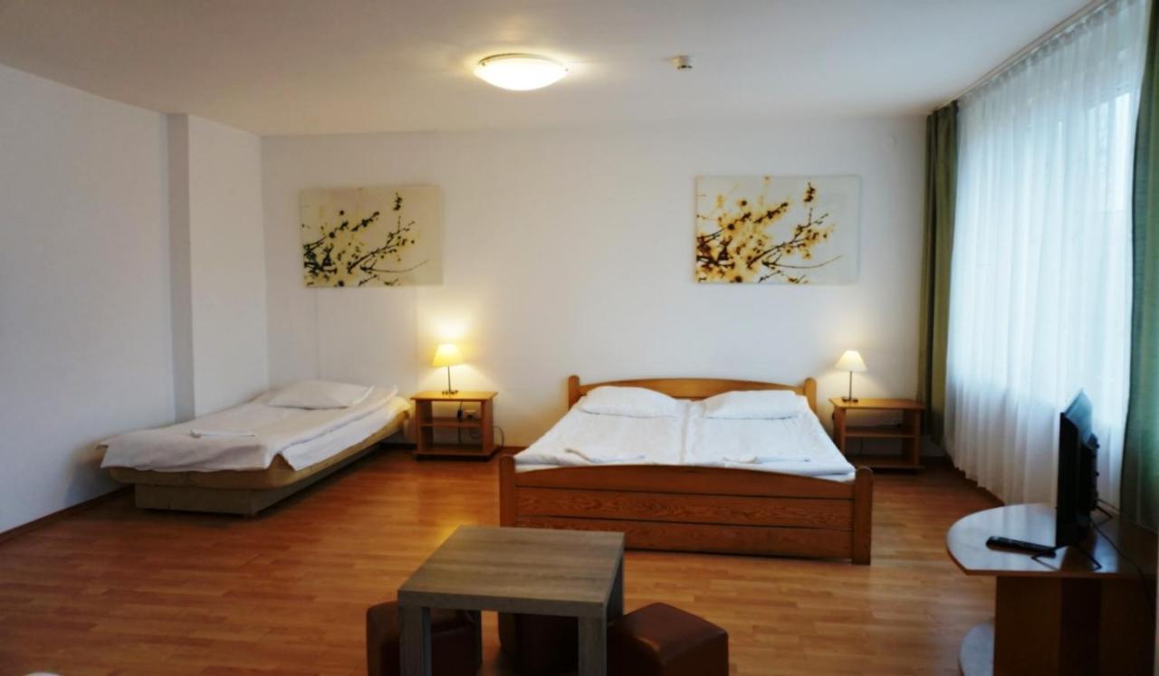 Scsk Brzezno Hostel กดัญสก์ ภายนอก รูปภาพ