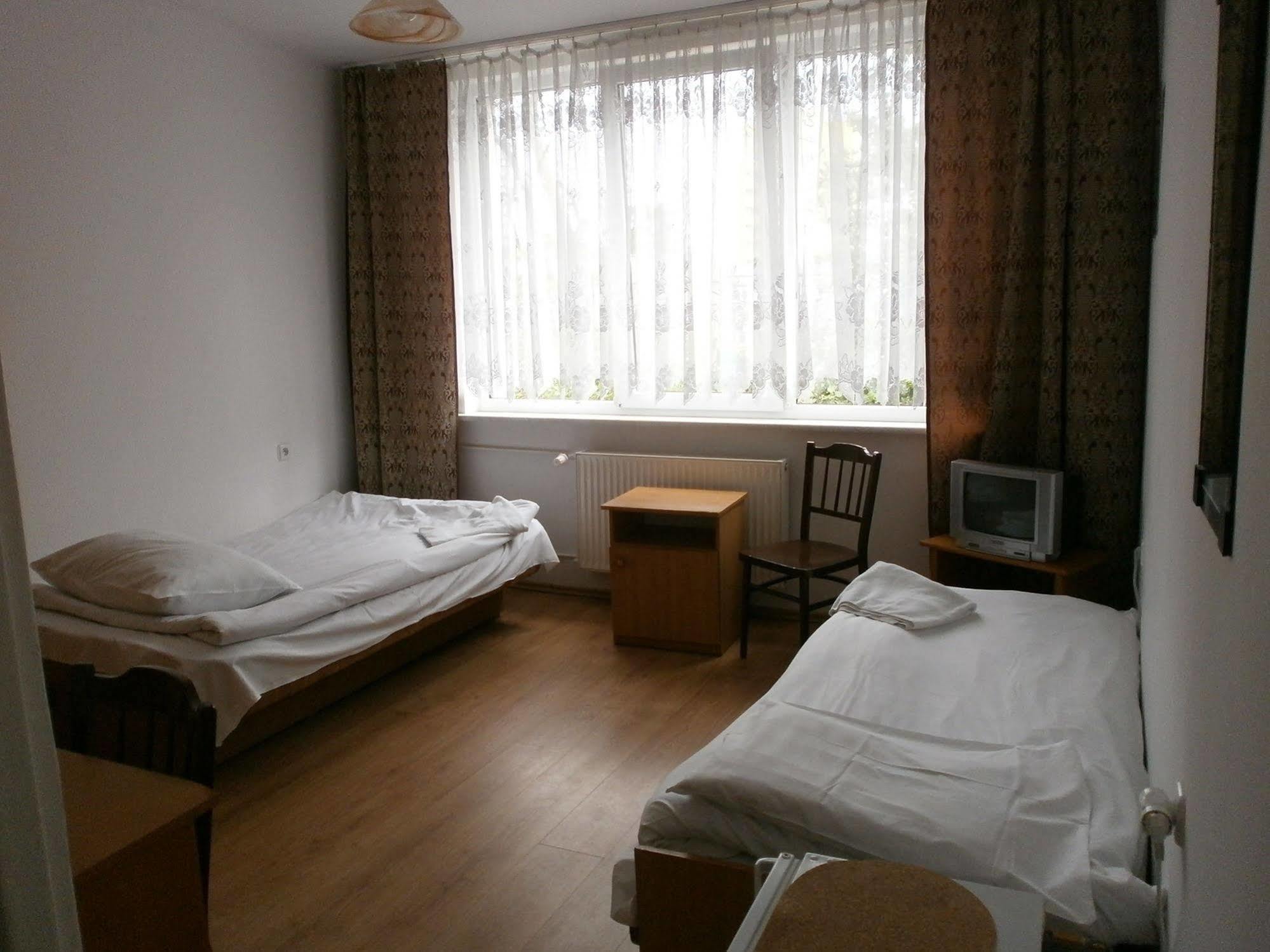 Scsk Brzezno Hostel กดัญสก์ ภายนอก รูปภาพ
