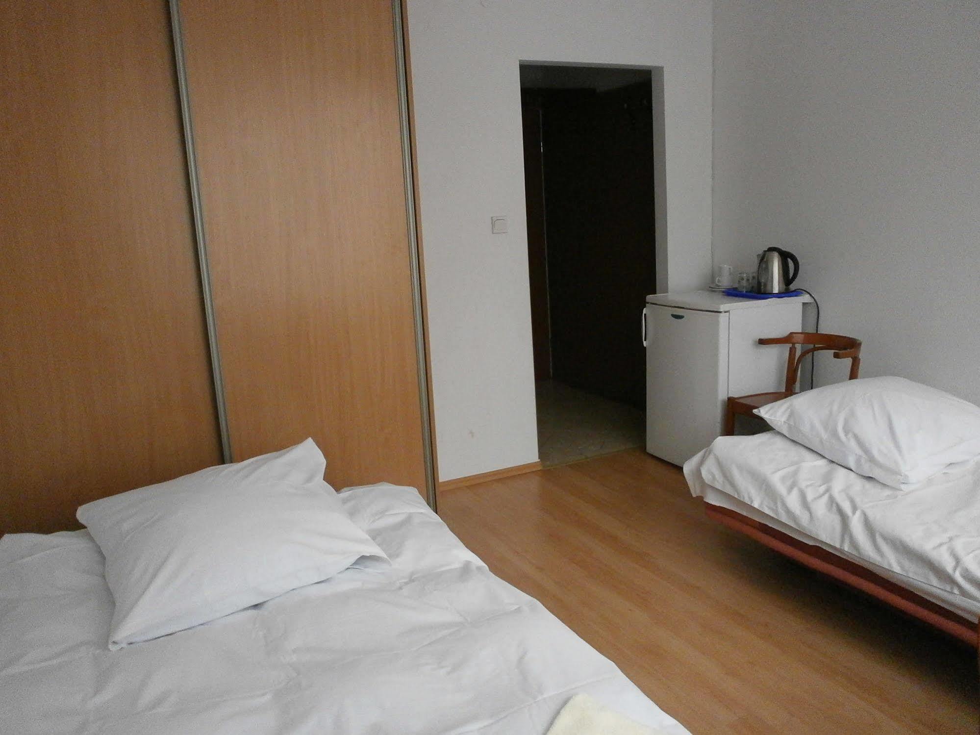 Scsk Brzezno Hostel กดัญสก์ ภายนอก รูปภาพ