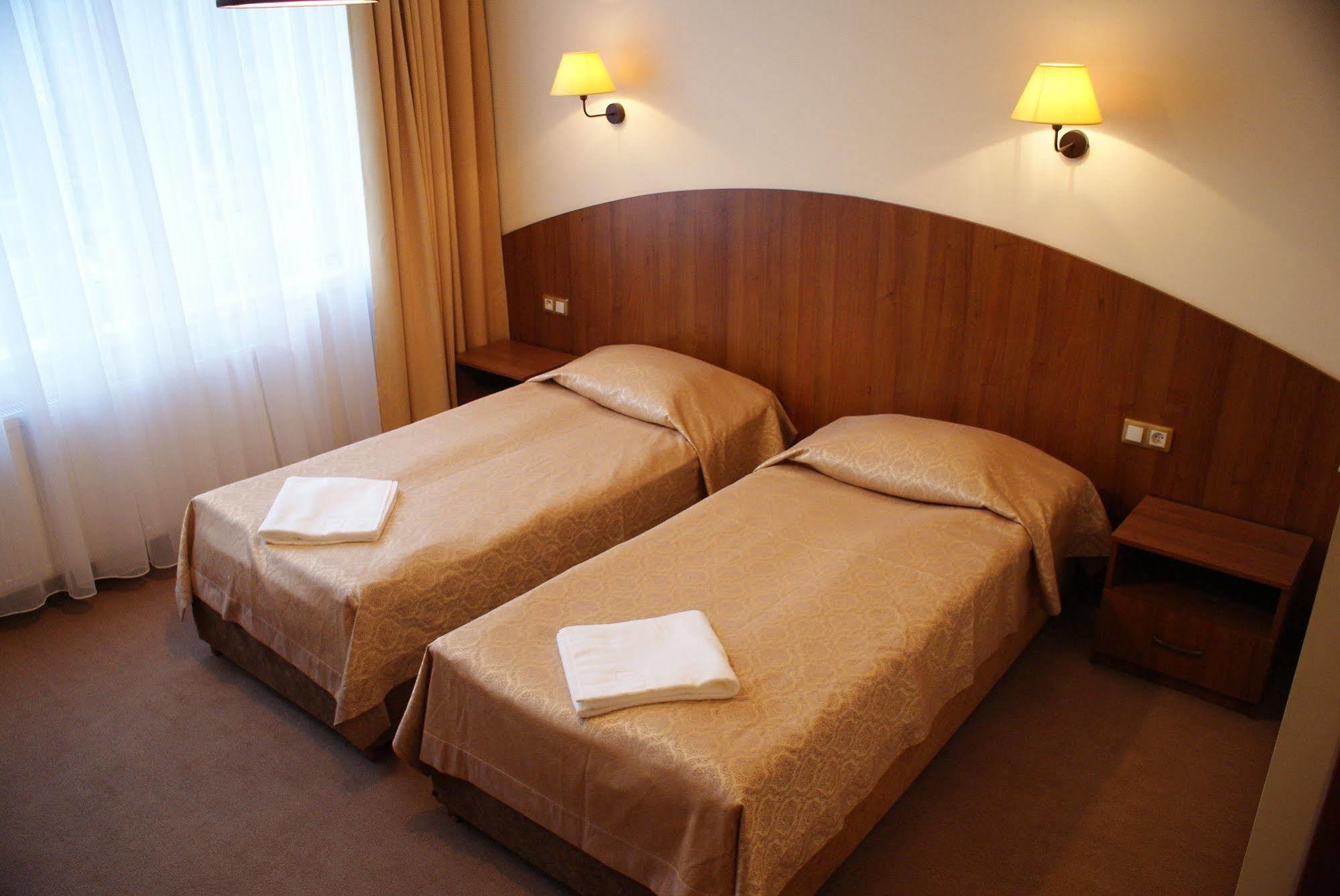 Scsk Brzezno Hostel กดัญสก์ ภายนอก รูปภาพ