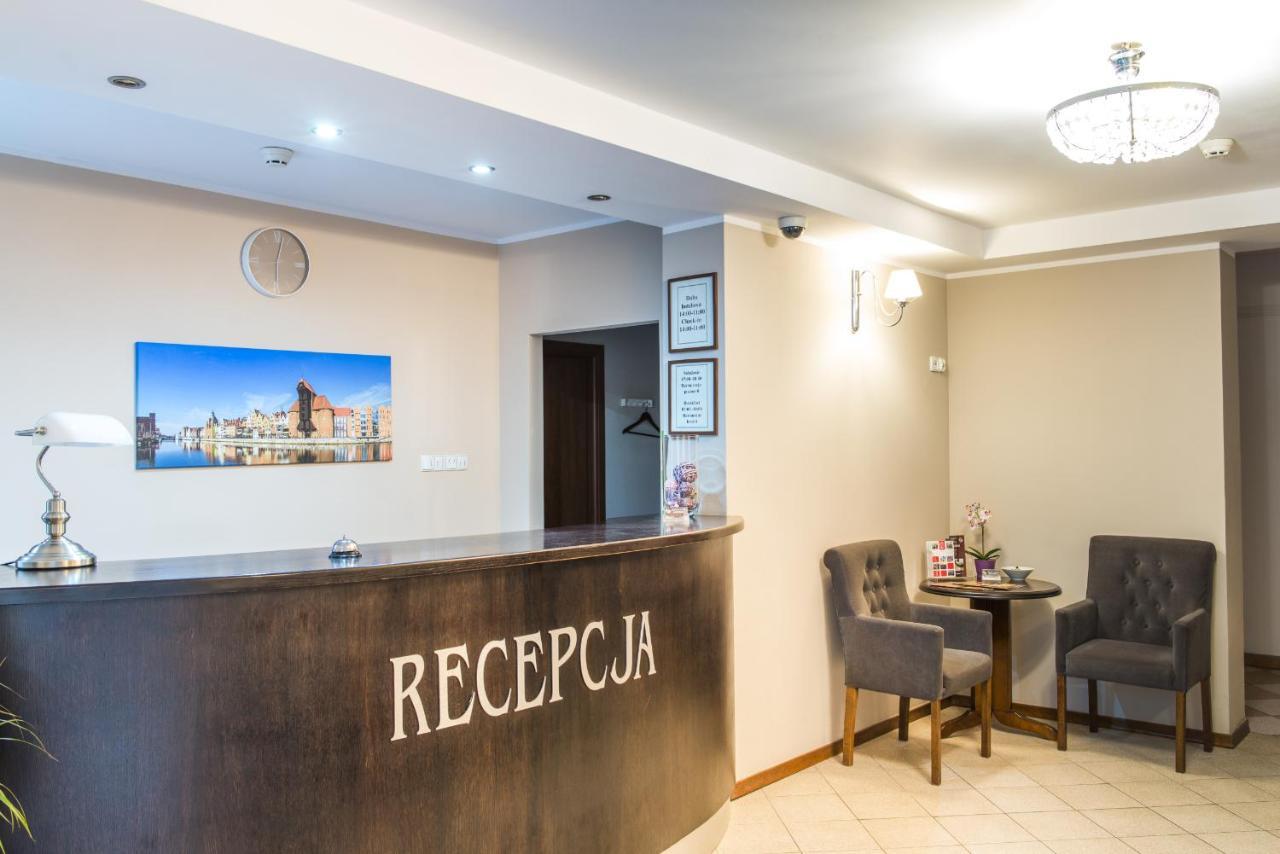 Scsk Brzezno Hostel กดัญสก์ ภายนอก รูปภาพ