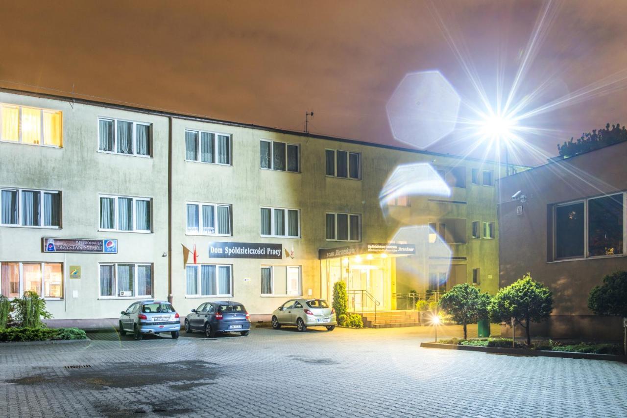 Scsk Brzezno Hostel กดัญสก์ ภายนอก รูปภาพ